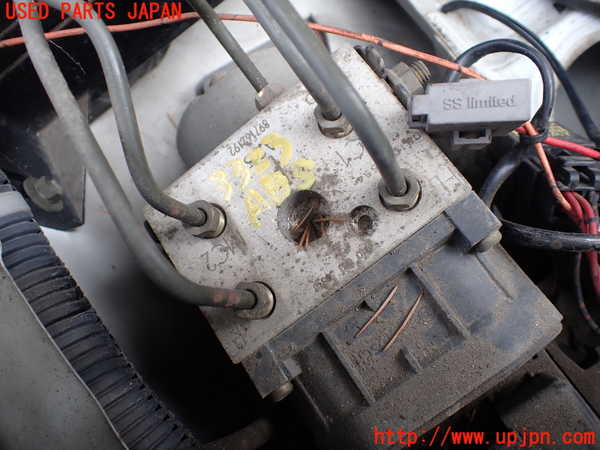 1UPJ-33234040]ビッグホーン(UBS26GW)ABSアクチュエーター 中古_m0001.jpg