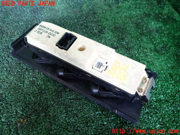 1UPJ-33236240]ビッグホーン(UBS26GW)右前パワーウィンドウスイッチ 中古_m0002.jpg