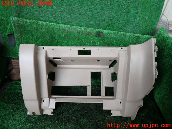 5UPJ-33237517]ビッグホーン(UBS26GW)グローブボックス2 中古_m0001.jpg