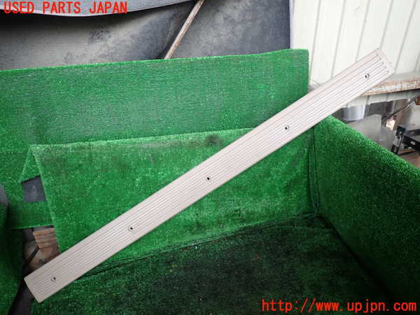 1UPJ-33237771]ビッグホーン(UBS26GW)ラゲッジトレイ1 中古_m0001.jpg