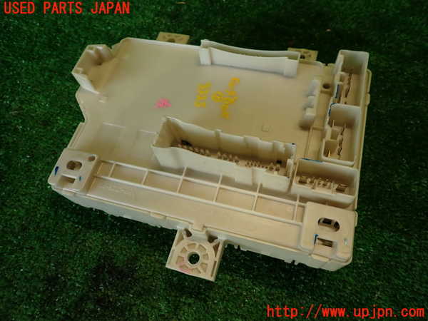 2UPJ-33256741]コルト ラリーアート バージョンR(Z27AG)ヒューズボックス1 中古_m0002.jpg