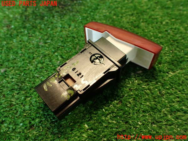 2UPJ-33256290]コルト ラリーアート バージョンR(Z27AG)ハザードスイッチ 中古_m0003.jpg