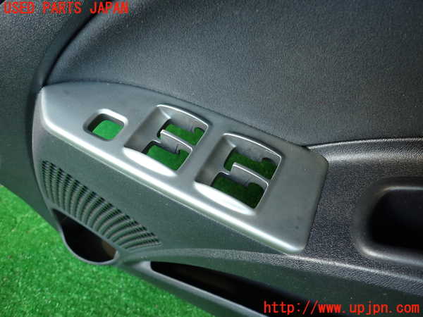 2UPJ-33251234]コルト ラリーアート バージョンR(Z27AG)右前ドア内張り 中古_m0003.jpg