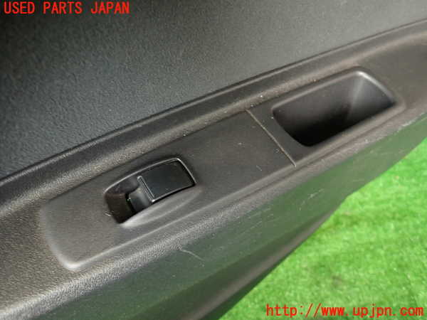 2UPJ-33251294]コルト ラリーアート バージョンR(Z27AG)右後ドア内張り 中古_m0003.jpg