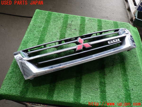 2UPJ-33261050]パジェロ(V75W)ラジエターグリル 中古_m0001.jpg