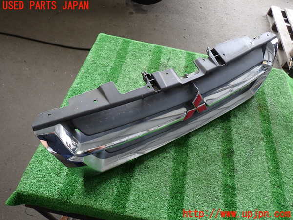 2UPJ-33261050]パジェロ(V75W)ラジエターグリル 中古_m0002.jpg