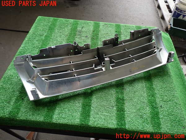 2UPJ-33261050]パジェロ(V75W)ラジエターグリル 中古_m0003.jpg