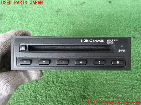 2UPJ-33266505]パジェロ(V75W)CDチェンジャー (ジャンク品) 中古_m0002.jpg
