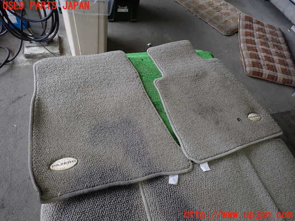 2UPJ-33267800]パジェロ(V75W)フロアマット 中古_m0002.jpg