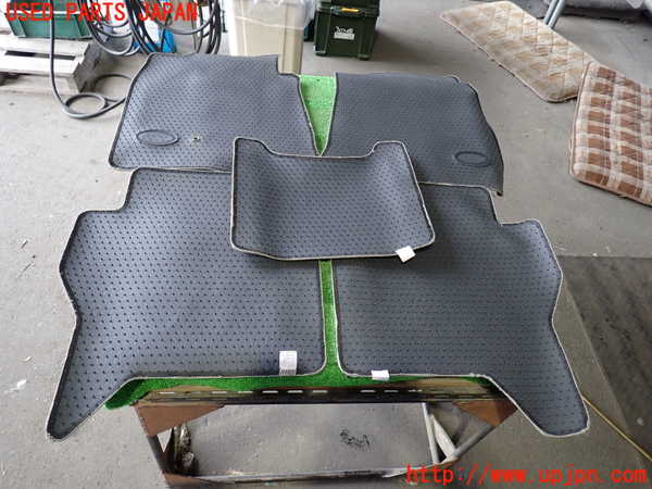 2UPJ-33267800]パジェロ(V75W)フロアマット 中古_m0004.jpg