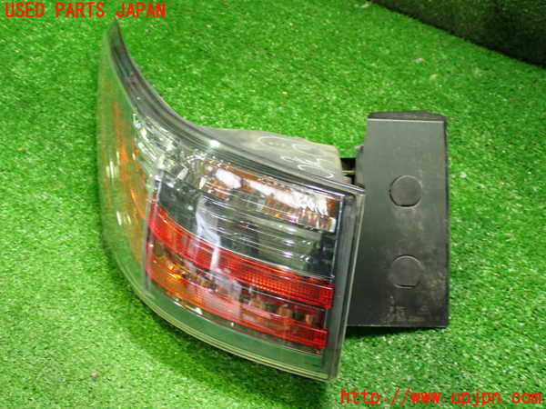 2UPJ-33271536]レクサス・CT200h(ZWA10)左テールランプ 中古_m0002.jpg