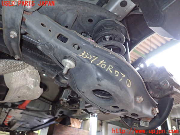 2UPJ-33275200]レクサス・CT200h(ZWA10)右リアロアアーム1 中古_m0001.jpg