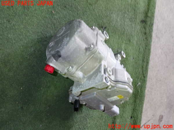 2UPJ-33276025]レクサス・CT200h(ZWA10)エアコンコンプレッサー 中古_m0002.jpg
