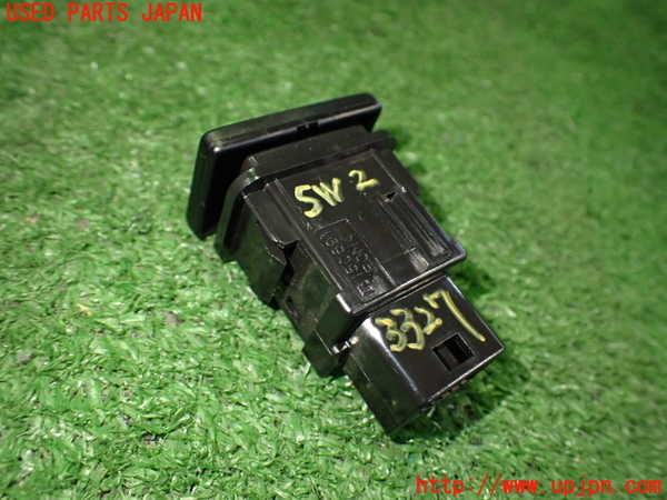 2UPJ-33276307]レクサス・CT200h(ZWA10)スイッチ2 (車両接近音OFF) 中古_m0002.jpg