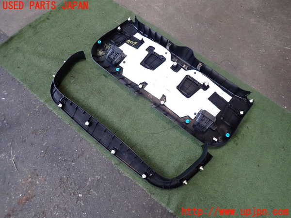 2UPJ-33271578]レクサス・CT200h(ZWA10)バックドア内張り 中古_m0004.jpg