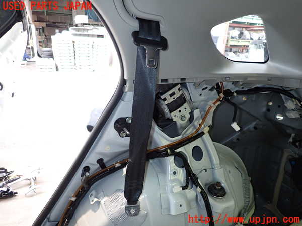 2UPJ-33277155]レクサス・CT200h(ZWA10)右2列目シートベルト 中古_m0001.jpg