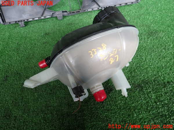 2UPJ-33282410]ベンツ C200 ステーションワゴン(205242)(205)ラジエータータンク 中古_m0002.jpg