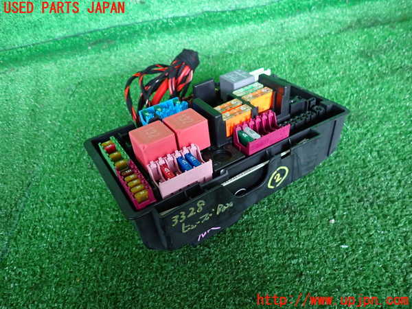 2UPJ-33286742]ベンツ C200 ステーションワゴン(205242)(205)ヒューズボックス2 中古_m0001.jpg