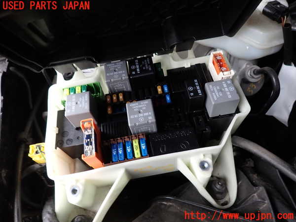 2UPJ-33286743]ベンツ C200 ステーションワゴン(205242)(205)ヒューズボックス3 中古_m0002.jpg