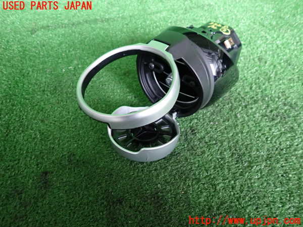 2UPJ-33287527]ベンツ C200 ステーションワゴン(205242)(205)エアコン吹き出し口2 (右) 中古_m0002.jpg
