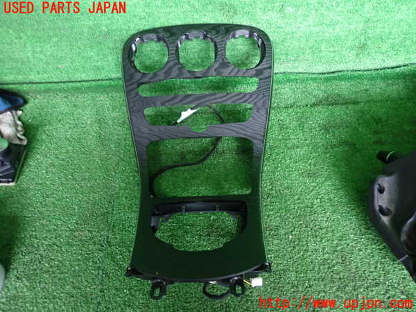 2UPJ-33287549]ベンツ C200 ステーションワゴン(205242)(205)コンソール 中古_m0001.jpg