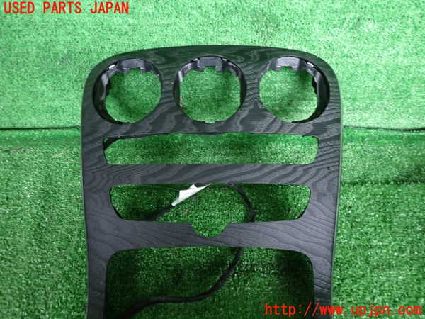 2UPJ-33287549]ベンツ C200 ステーションワゴン(205242)(205)コンソール 中古_m0002.jpg