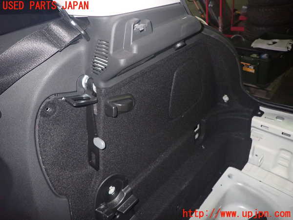 1UPJ-33297675]BMW ミニ(MINI)クーパー(XS15 F55)右リアピラートリム 中古_m0004.jpg