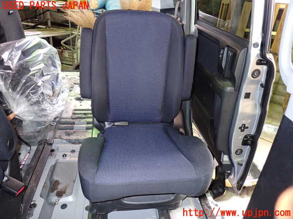5UPJ-33327175]ステップワゴン スパーダ(RG1)左2列目シート 中古_m0001.jpg