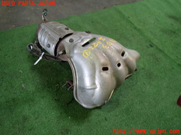 1UPJ-33332041]アイシス(ANM10W)エキマニ1 触媒 マニバーター 中古_m0002.jpg