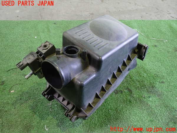 1UPJ-33332560]アイシス(ANM10W)エアクリーナーボックス 中古_m0001.jpg