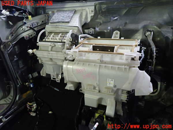 1UPJ-33336081]アイシス(ANM10W)エバポレーター1 中古_m0001.jpg