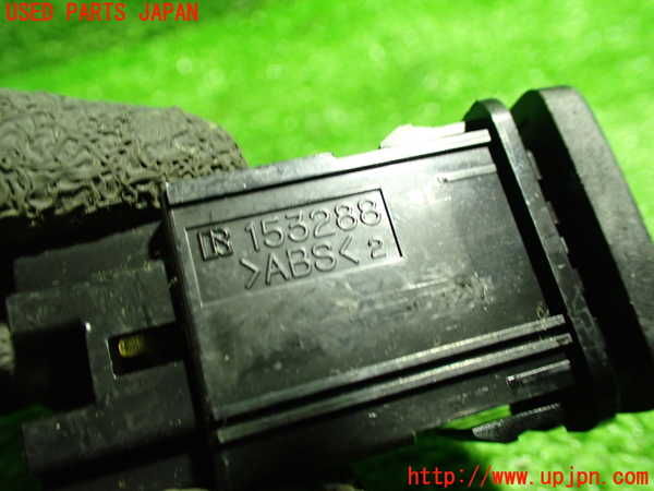 1UPJ-33336307]アイシス(ANM10W)スイッチ2 (PWR DOOR OFF) 中古_m0002.jpg