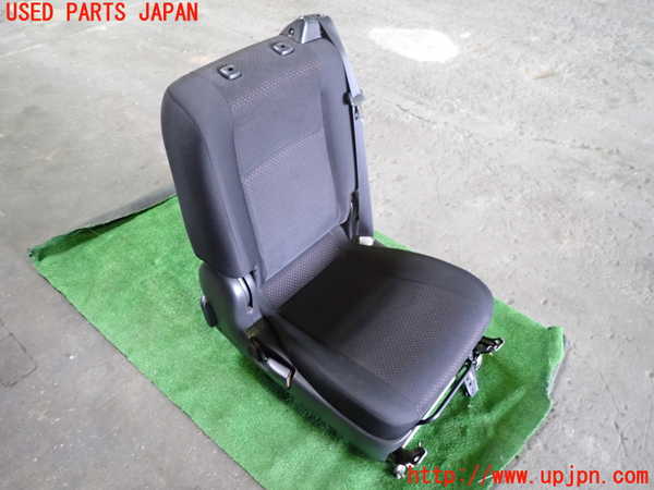 1UPJ-33337065]アイシス(ANM10W)助手席シート 中古_m0001.jpg