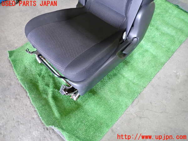 1UPJ-33337065]アイシス(ANM10W)助手席シート 中古_m0003.jpg