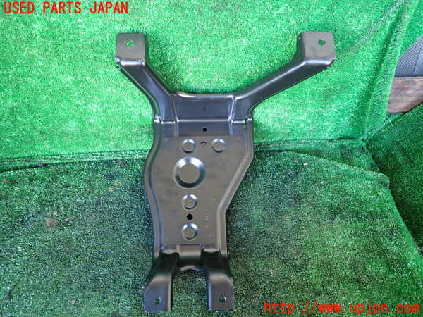 1UPJ-33341700]アウディ・A6(4GCHVS)スペアタイヤキャリア 中古_m0002.jpg