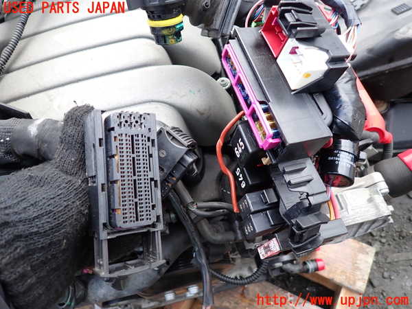 1UPJ-33342010]アウディ・A6(4GCHVS)エンジン CHV 4WD 中古_m0003.jpg