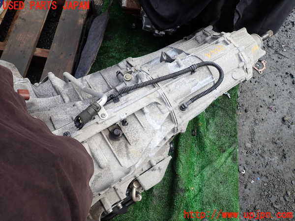 1UPJ-33343010]アウディ・A6(4GCHVS)ミッション AT CHV 4WD 中古_m0001.jpg