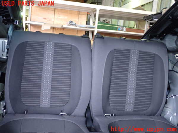 1UPJ-33357385]VW ザ･ビートル(16CPL)リアシート 中古_m0002.jpg