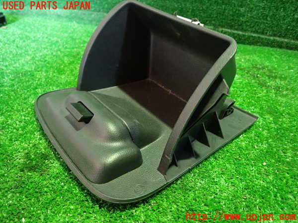 1UPJ-33357841]VW ザ･ビートル(16CPL)小物入れ1 中古_m0002.jpg