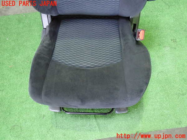 1UPJ-33367035]セレナ Sハイブリッド(HC26)運転席シート 中古_m0003.jpg