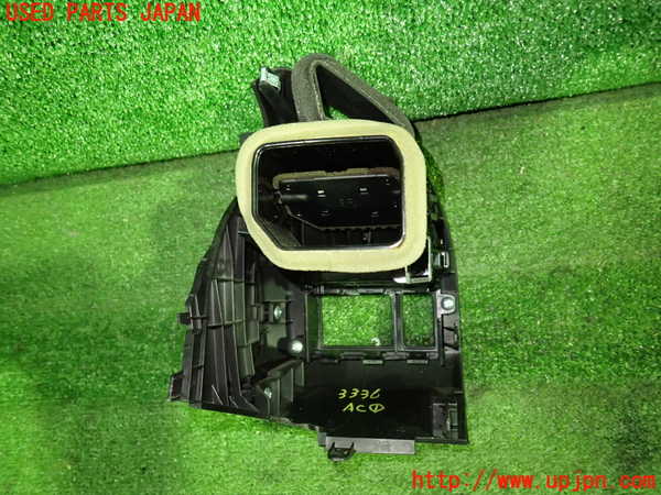 1UPJ-33367526]セレナ Sハイブリッド(HC26)エアコン吹き出し口1 (右) 中古_m0002.jpg