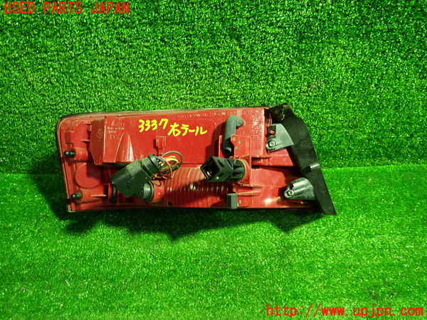 1UPJ-33371530]アウディ・A5(8TCDNF)右テールランプ 中古_m0003.jpg