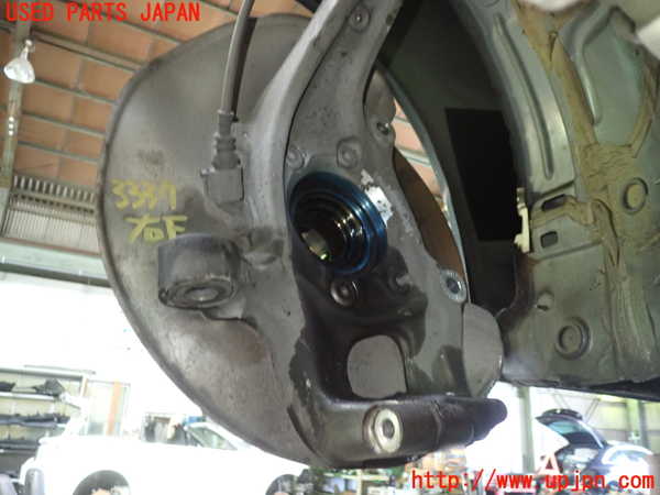 1UPJ-33374290]アウディ・A5(8TCDNF)右フロントナックルハブ 中古_m0001.jpg