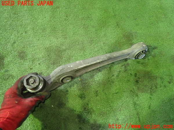 1UPJ-33375176]アウディ・A5(8TCDNF)右フロントロアアーム1 中古_m0002.jpg