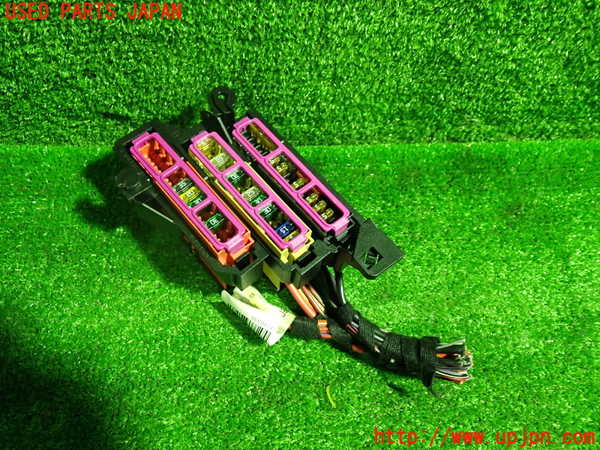 1UPJ-33376742]アウディ・A5(8TCDNF)ヒューズボックス2 中古_m0001.jpg