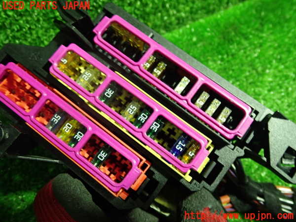 1UPJ-33376742]アウディ・A5(8TCDNF)ヒューズボックス2 中古_m0002.jpg