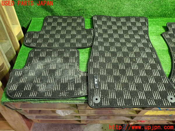 1UPJ-33377800]アウディ・A5(8TCDNF)フロアマット 中古_m0003.jpg