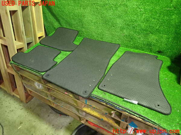 1UPJ-33377800]アウディ・A5(8TCDNF)フロアマット 中古_m0004.jpg