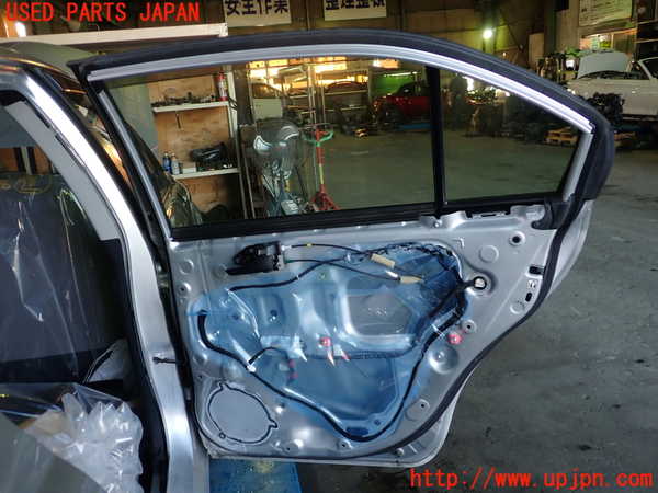 1UPJ-33381290]カローラ アクシオ(NZE161)右後ドア 中古 NSG M3O8_m0004.jpg