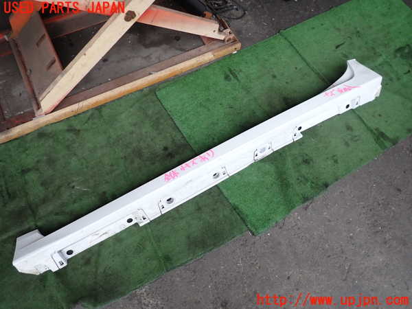 2UPJ-33391392]レクサス・CT200h(ZWA10)左サイドステップ 中古_m0001.jpg